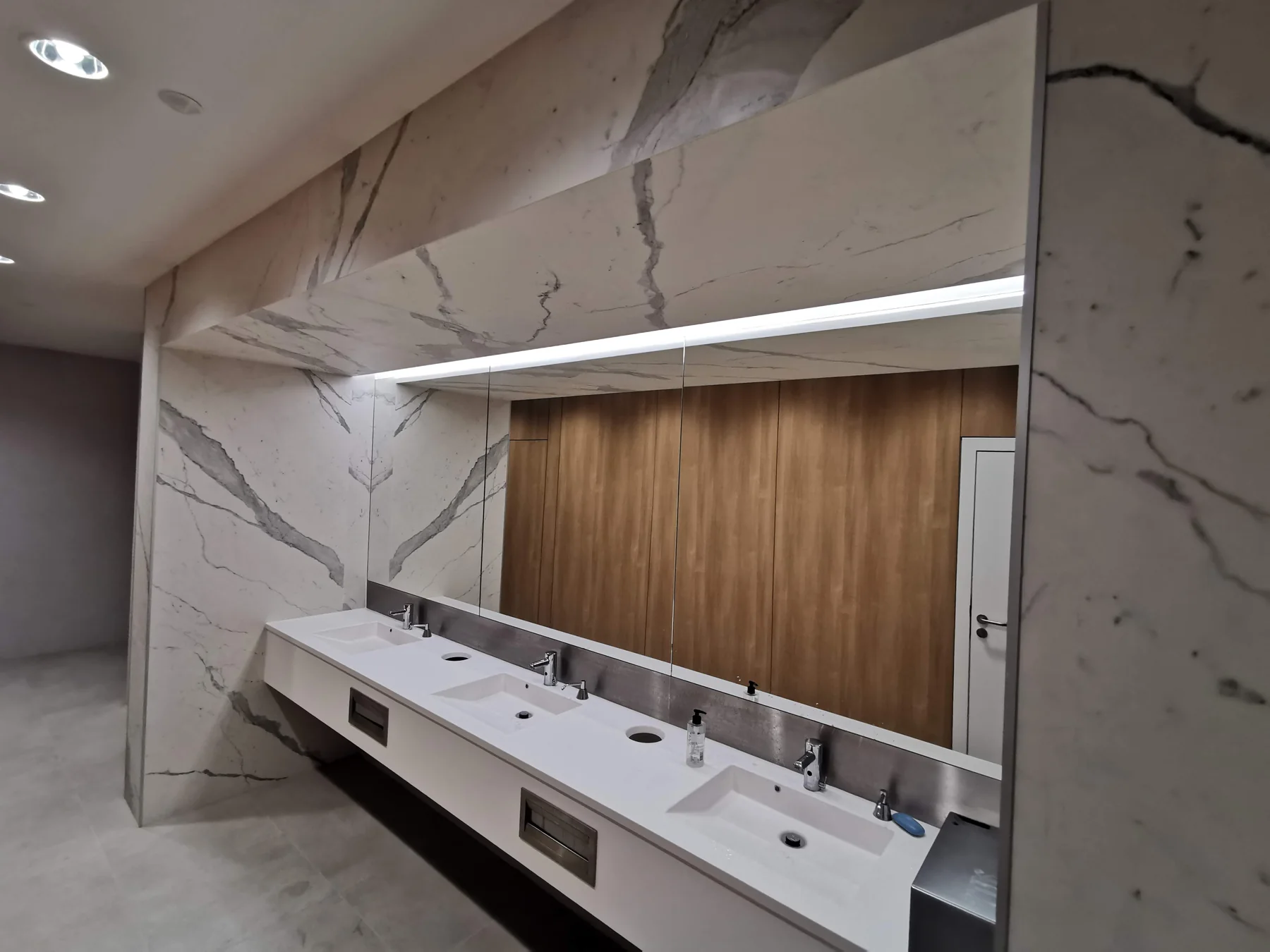 Execuție continuă, fără rosturi vizibile — lucrare DOMOBUILD