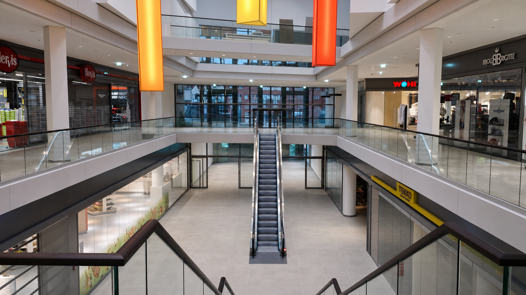 Pardoseală ceramică — NeuerMarkt Neumarkt — lucrare DOMOBUILD