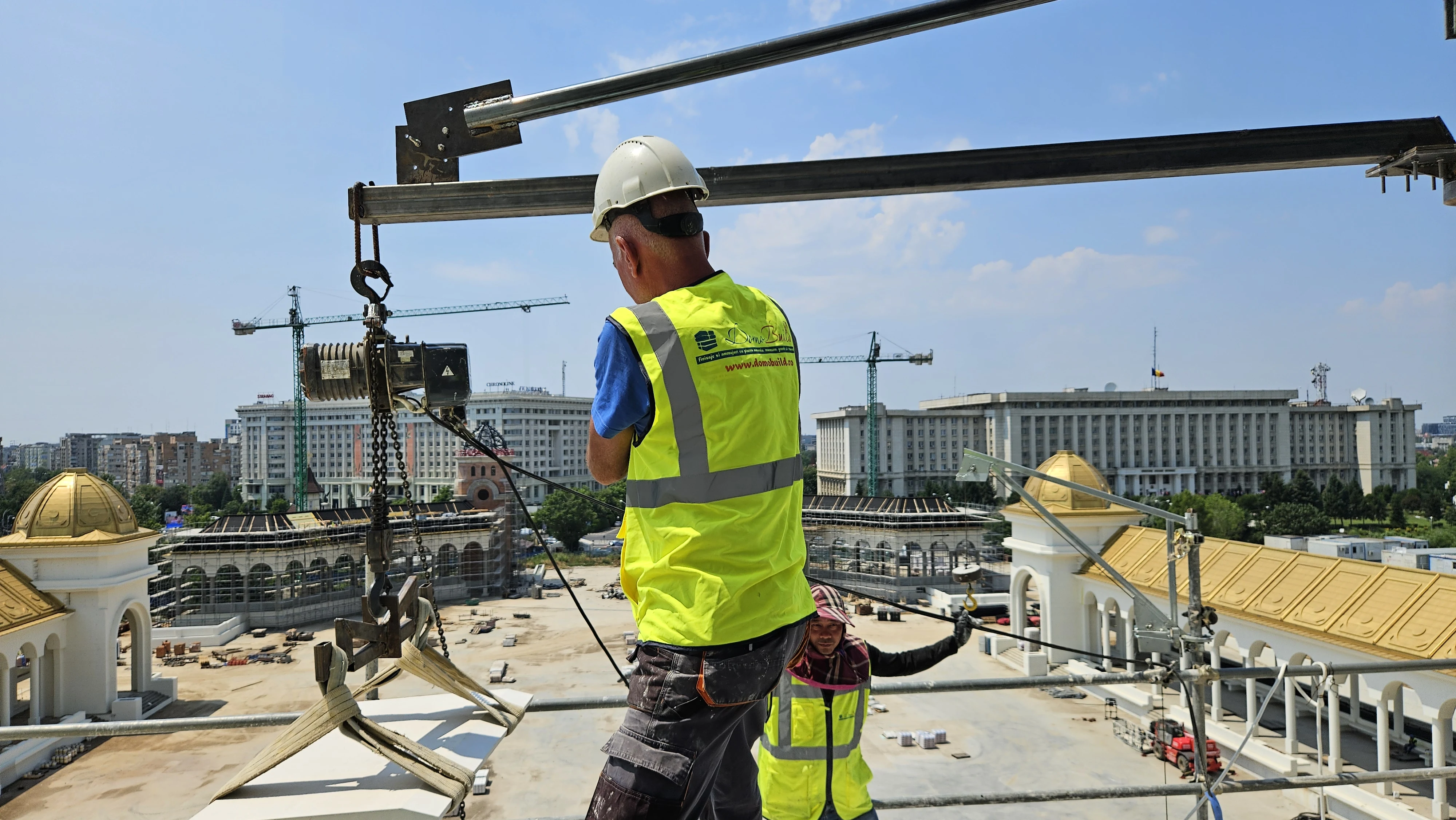 Montaj specializat la înălțime — lucrare DOMOBUILD