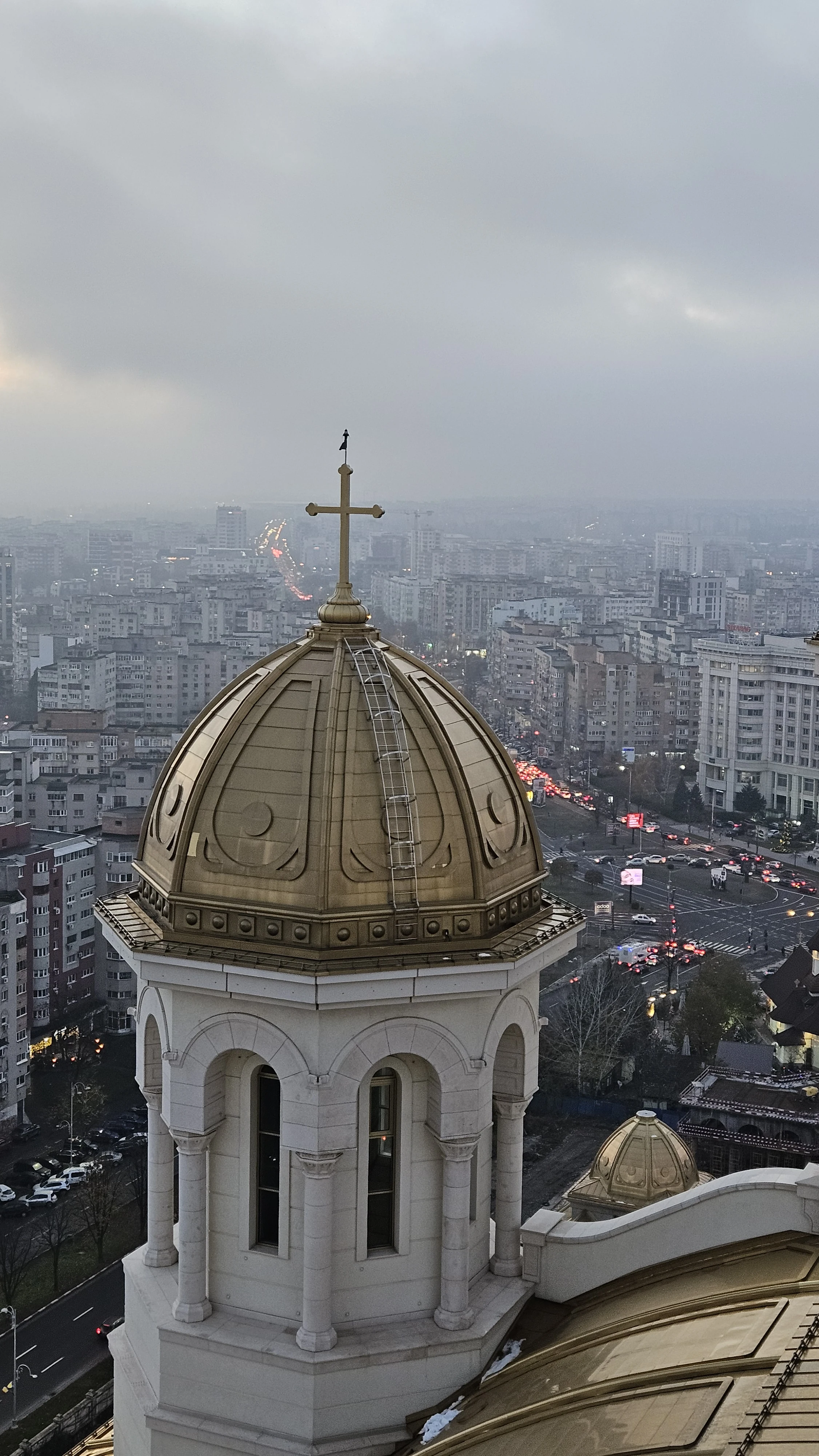 Coloane, ancadramente și capiteluri — lucrare DOMOBUILD